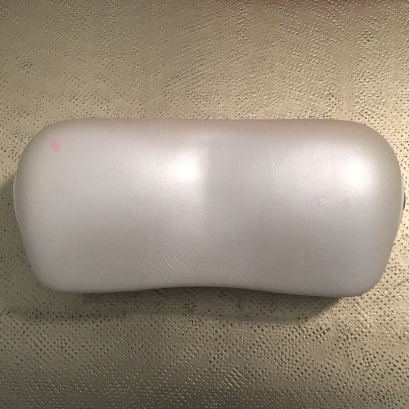 Chanel Sunglasses with Pearl Detail on Sides - Picture 8 of 8